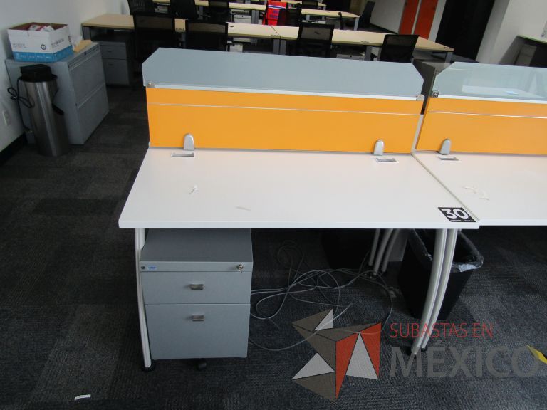 Lote 208 - Estación de trabajo para 6 personas - Imagen 16
