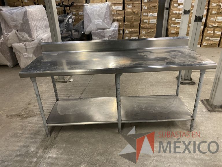 Lote 040 - Mesa de trabajo con cubierta de acero inoxidable y base metálica - Imagen 3