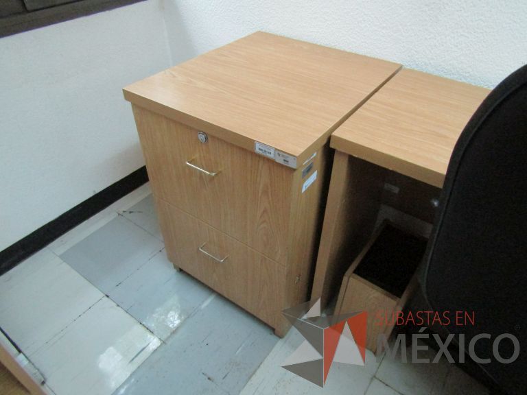 Lote 121 - Archivero vertical de 2 cajones