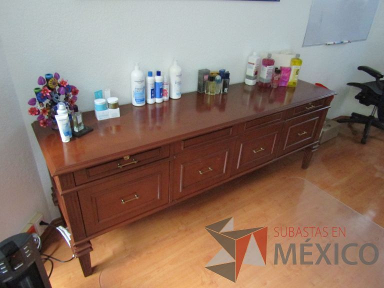 Lote 126 - Credenza con 2 cajones y 4 puertas - Imagen 3