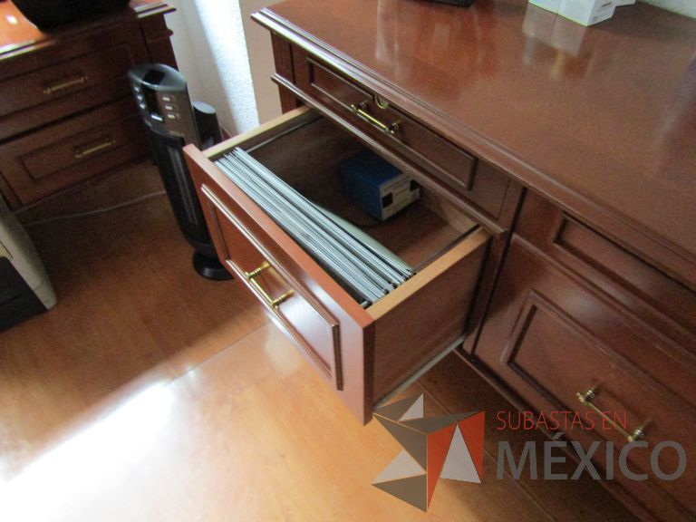 Lote 126 - Credenza con 2 cajones y 4 puertas - Imagen 6