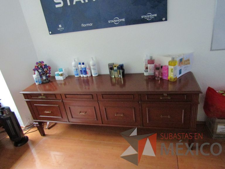 Lote 126 - Credenza con 2 cajones y 4 puertas - Imagen 7