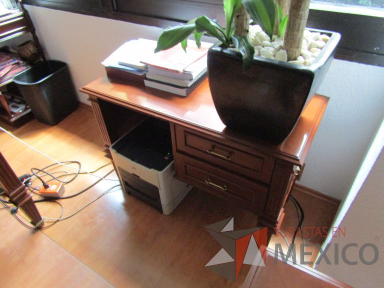 Lote 130 - Mesa de trabajo con 2 cajones - Imagen 6