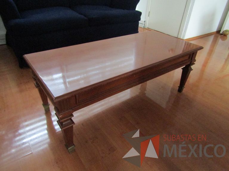 Lote 127 - Mesa de centro rectangular