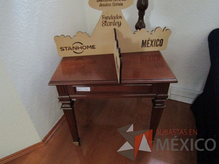 Lote 128 - Mesa de apoyo cuadrada - Imagen 2