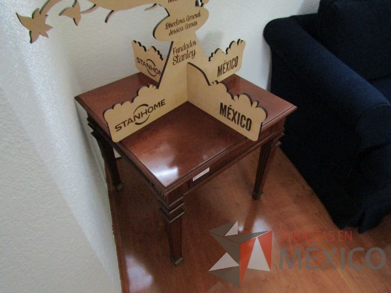 Lote 128 - Mesa de apoyo cuadrada - Imagen 4
