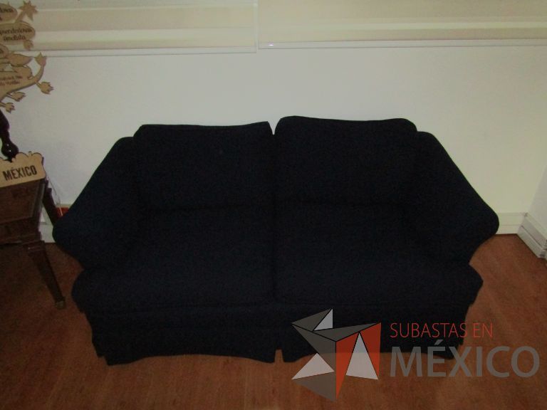 Lote 129 - Sillón de 2 plazas en tela color azul - Imagen 5