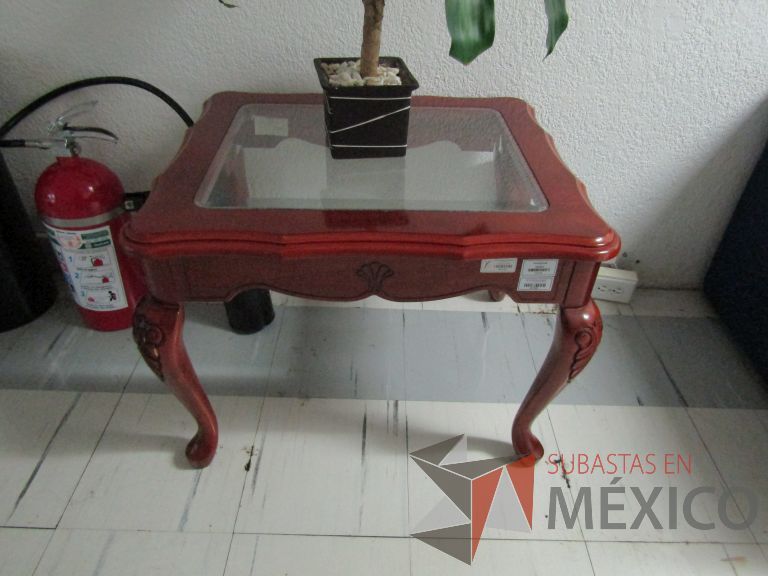 Lote 138 - Mesa de apoyo cuadrada con vidrio - Imagen 3