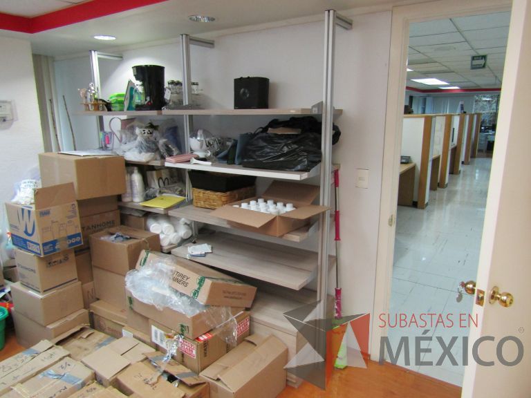 Lote 147 - Aparador con 8 entrepaños y 2 cajones - Imagen 2