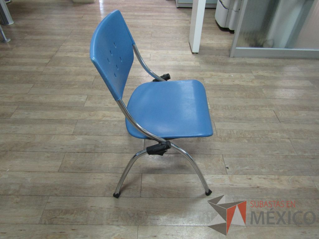 Lote 018 - 2 Silla fijas, asientos y respaldo en plástico color azul - Imagen 6