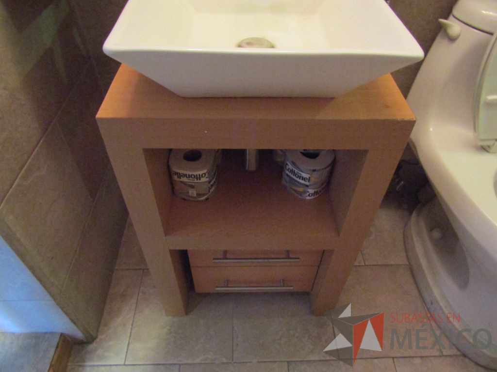 Lote 097 - Mueble con lavabo, 2 cajones y espejo - Imagen 7