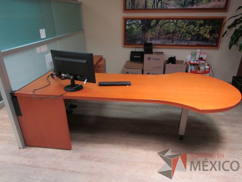 Lote 102 -Escritorio en escuadra con archivero de 3 cajones - Imagen 12