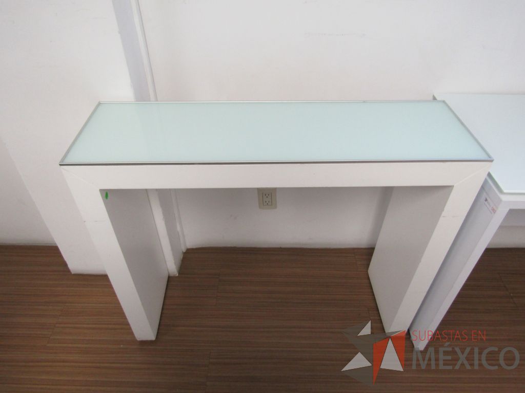 Lote 146 - Mesa de apoyo con cubierta de cristal - Imagen 3