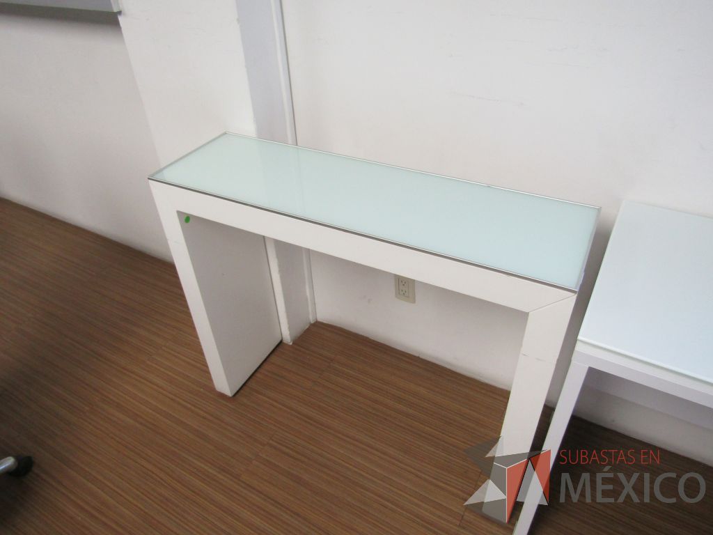 Lote 146 - Mesa de apoyo con cubierta de cristal - Imagen 4