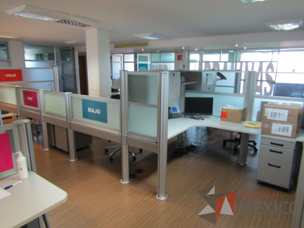 Lote 091 - Estación de trabajo para 6 personas - Imagen 2