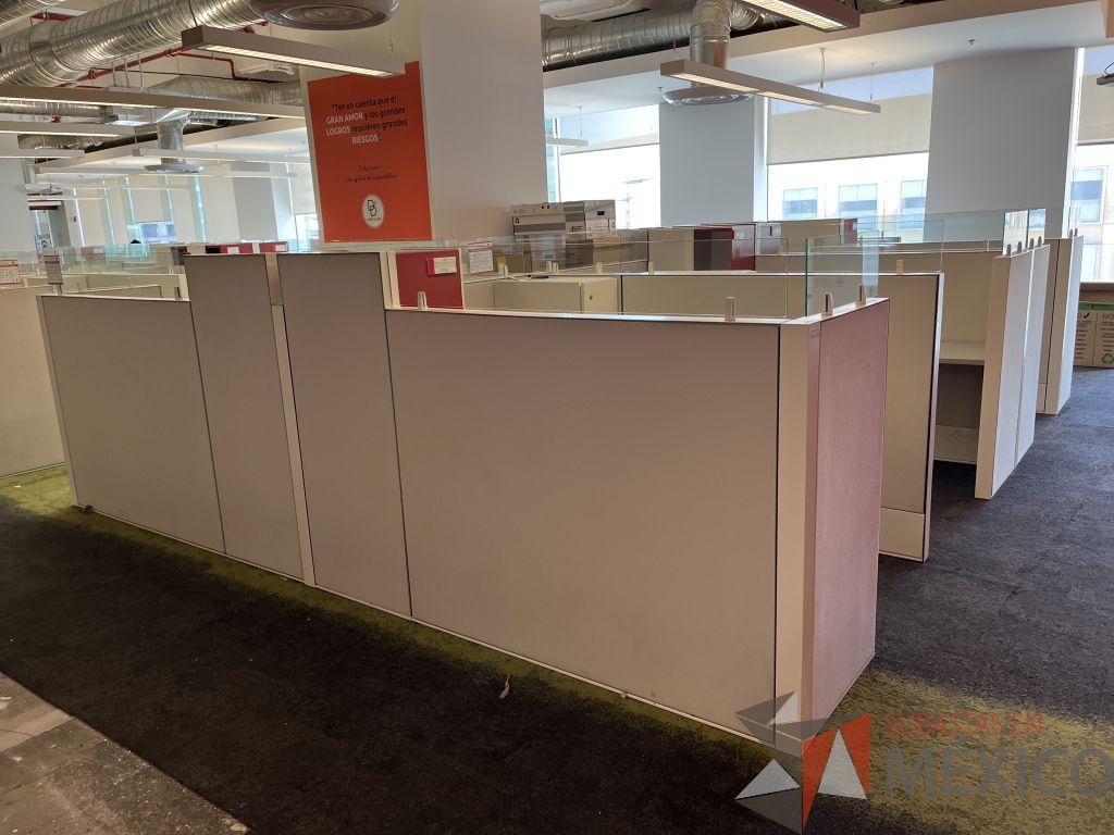 Lote 004 - Estación de trabajo para 7 personas, incluye 7 Credenzas, 7 Gabinetes Verticales y 7 Gavetas - Haworth - Imagen 7