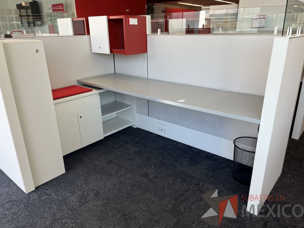 Lote 004 - Estación de trabajo para 7 personas, incluye 7 Credenzas, 7 Gabinetes Verticales y 7 Gavetas - Haworth - Imagen 4