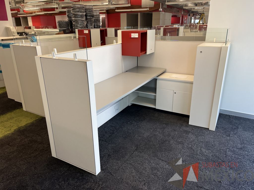 Lote 025 - Estación de trabajo para 4 personas incluye 4 Credenzas, 4 Gabinetes Verticales y 4 Gavetas - Haworth - Imagen 8