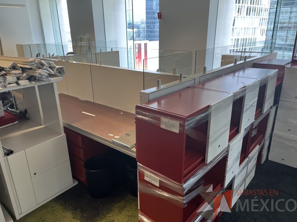 Lote 020 - Estación de trabajo para 2 personas gerencial incluye 1 Credenza, 1 Gabinete y 2 archiveros verticales - Haworth - Imagen 2