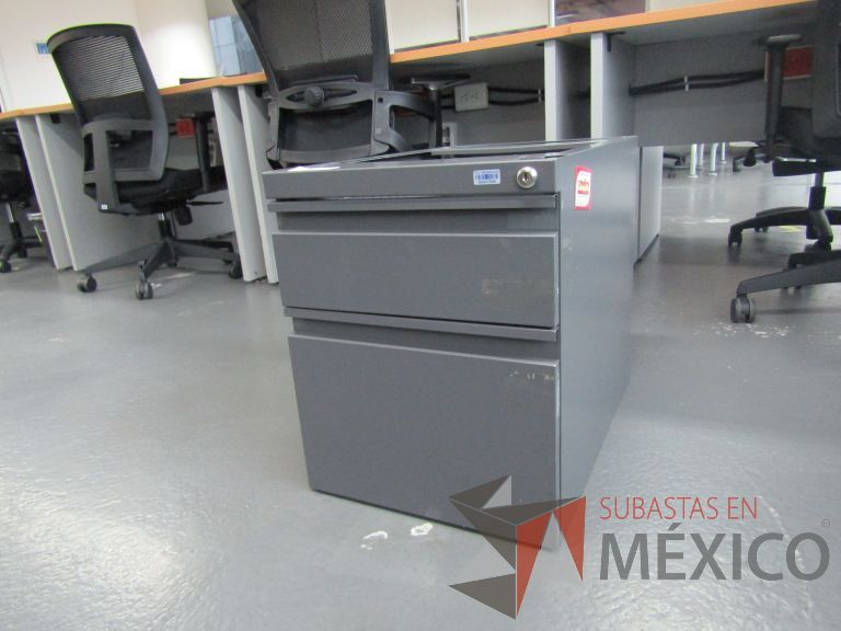 Lote 129 - Archivero color gris con dos cajones
