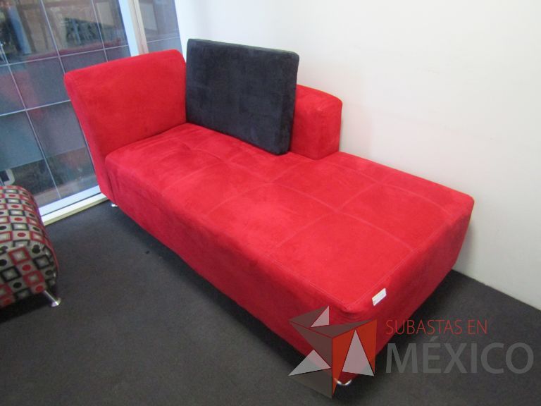Lote 338 - Archivero metálico horizontal y Sillón de 2 plazas color rojo - Imagen 7