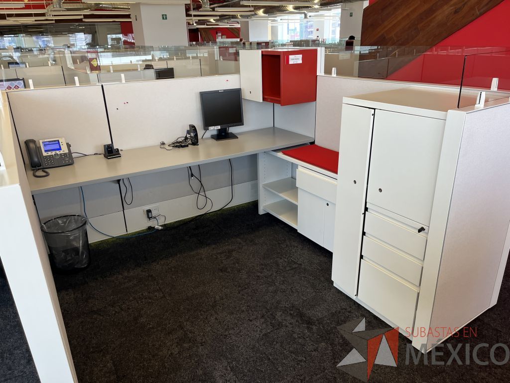 Lote 028 - Estación de trabajo para 2 personas incluye 2 Credenzas, 2 Gabinetes y 2 Gavetas - Haworth - Imagen 10