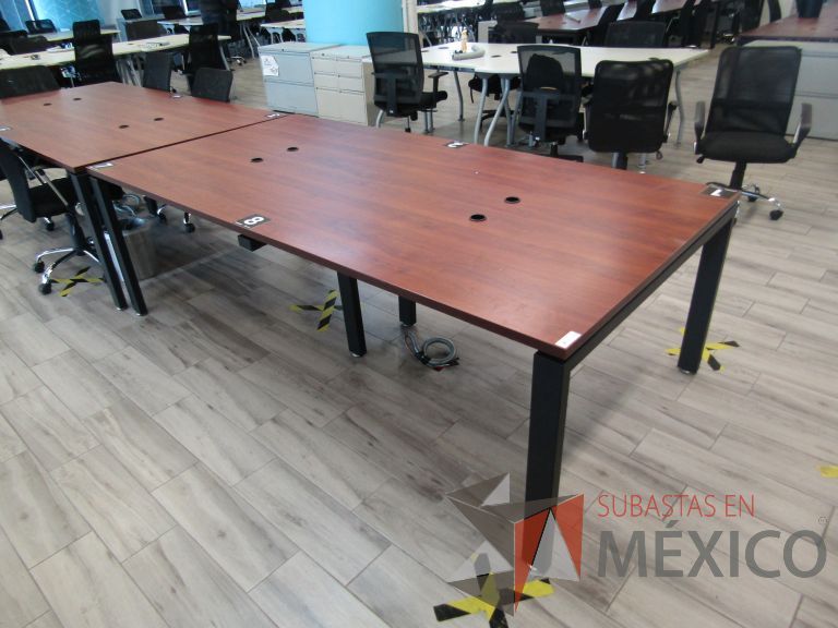 Lote 096 - Mesa de trabajo, patas metálicas y cubierta color café - Imagen 14