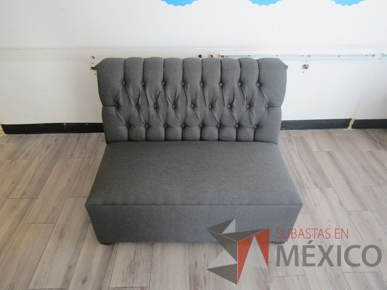 Lote 098 - Sillón de 2 plazas color gris - Imagen 6