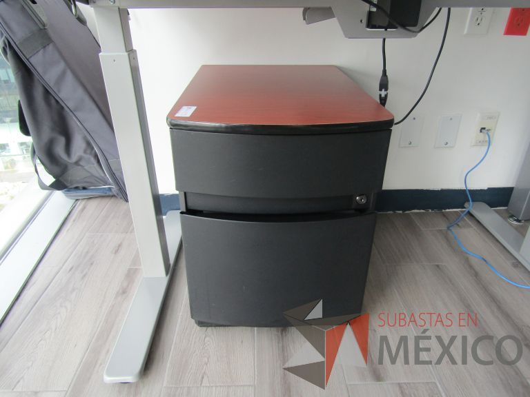 Lote 157 - Archivero metálico vertical de 2 cajones con tapa color café - Imagen 5