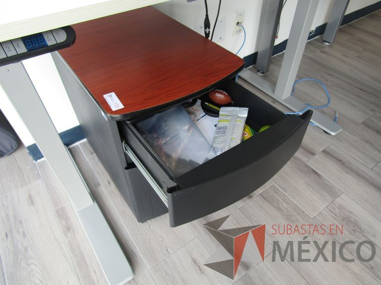 Lote 157 - Archivero metálico vertical de 2 cajones con tapa color café - Imagen 6