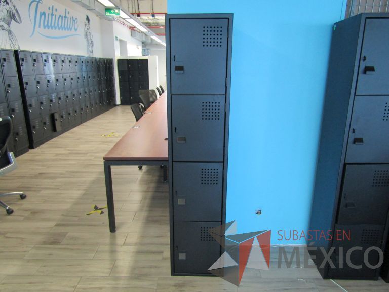 Lote 100 - Casillero metálico con 4 puertas - Imagen 2