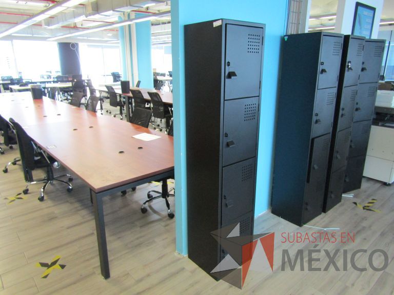 Lote 100 - Casillero metálico con 4 puertas - Imagen 5