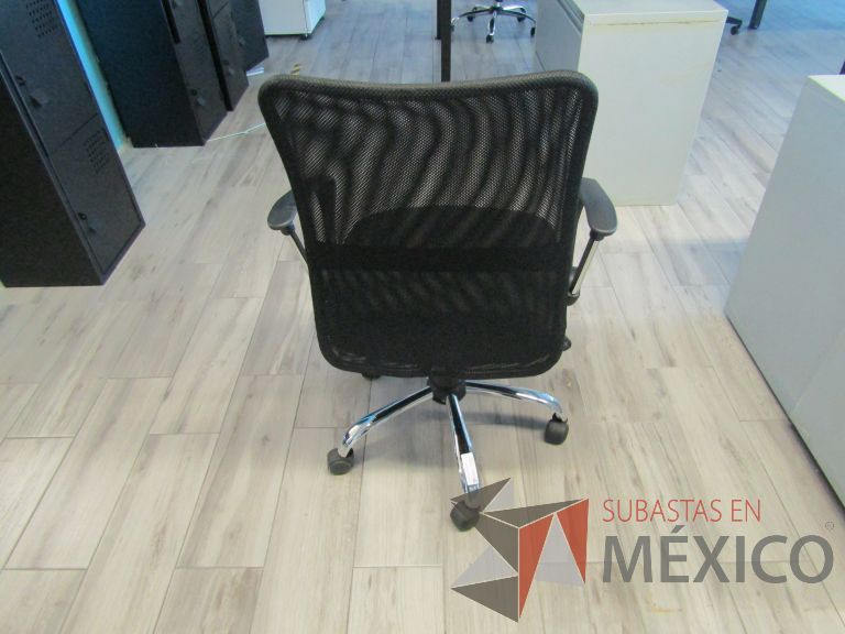 Lote 454 - 5 Sillas ejecutivas con ruedas - Imagen 5