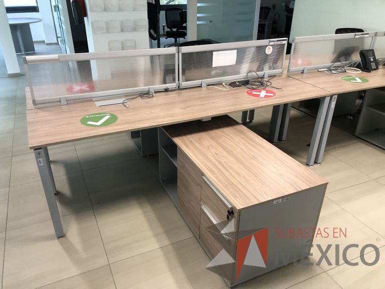 Lote 157 - Estación de trabajo para 6 personas con 3 credenzas - Imagen 6