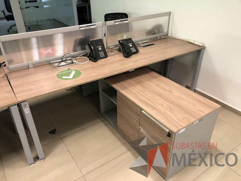 Lote 157 - Estación de trabajo para 6 personas con 3 credenzas - Imagen 8