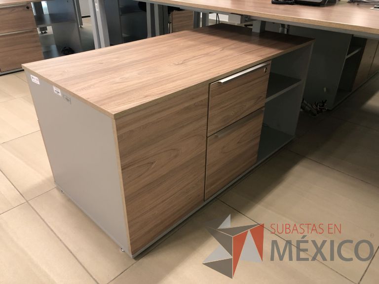 Lote 157 - Estación de trabajo para 6 personas con 3 credenzas - Imagen 10