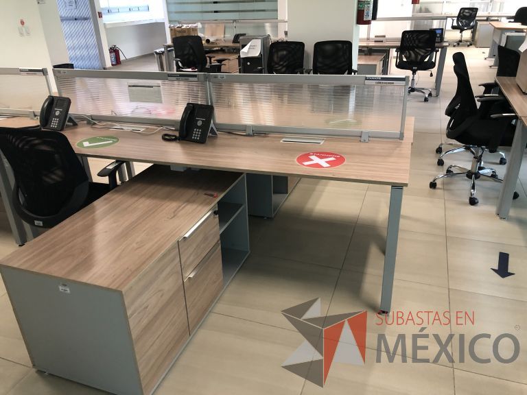 Lote 157 - Estación de trabajo para 6 personas con 3 credenzas - Imagen 15