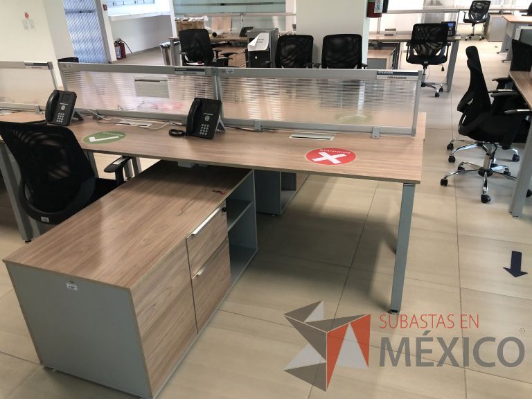 Lote 157 - Estación de trabajo para 6 personas con 3 credenzas - Imagen 16