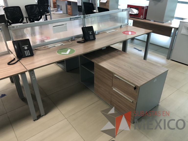 Lote 157 - Estación de trabajo para 6 personas con 3 credenzas - Imagen 17