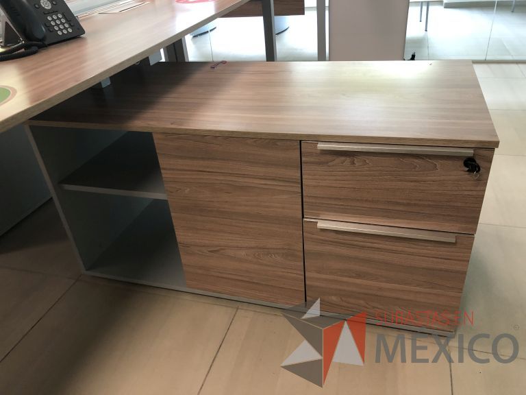 Lote 157 - Estación de trabajo para 6 personas con 3 credenzas - Imagen 18