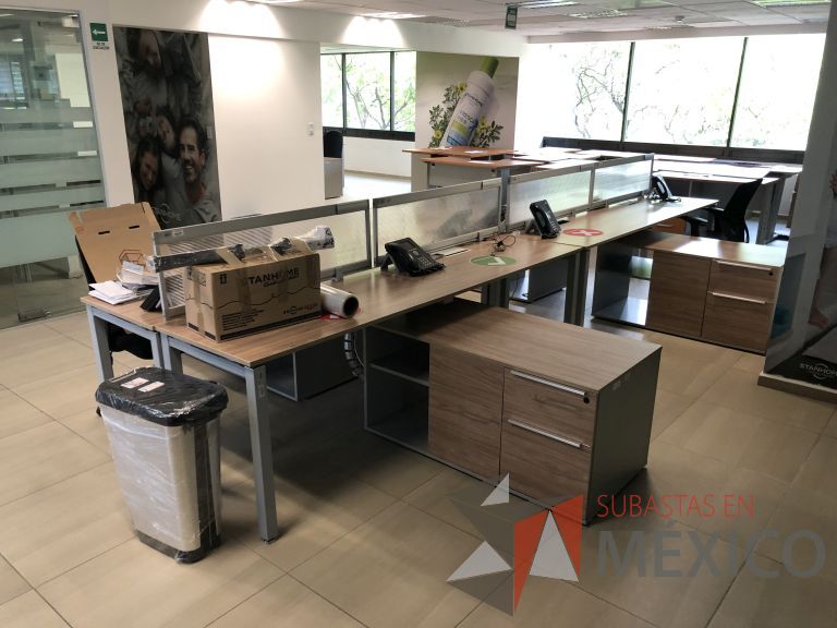 Lote 158 - Estación de trabajo para 8 personas con 4 credenzas - Imagen 3
