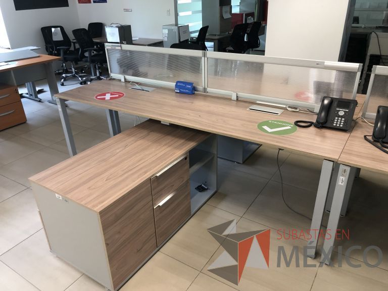 Lote 158 - Estación de trabajo para 8 personas con 4 credenzas - Imagen 6