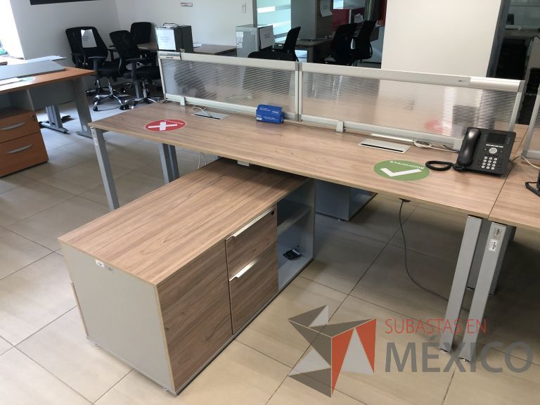 Lote 158 - Estación de trabajo para 8 personas con 4 credenzas - Imagen 7
