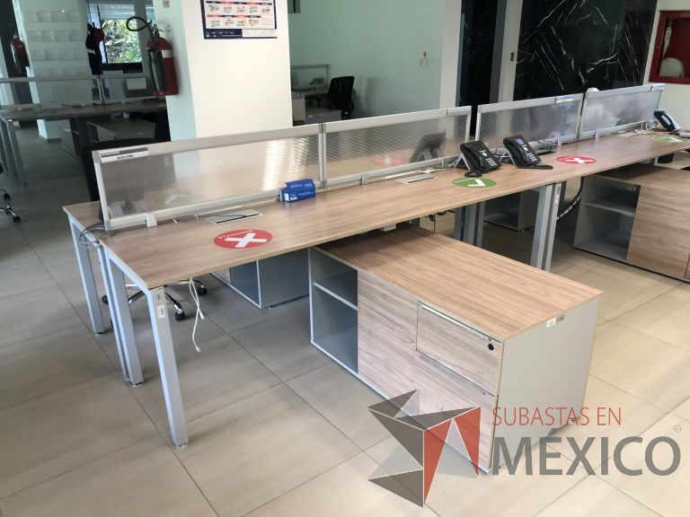 Lote 158 - Estación de trabajo para 8 personas con 4 credenzas - Imagen 10