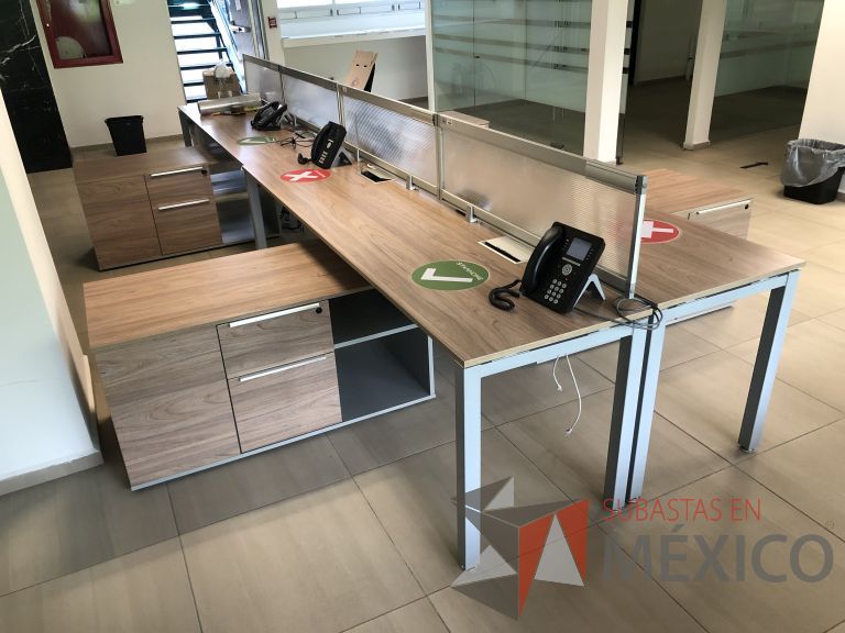 Lote 158 - Estación de trabajo para 8 personas con 4 credenzas - Imagen 15