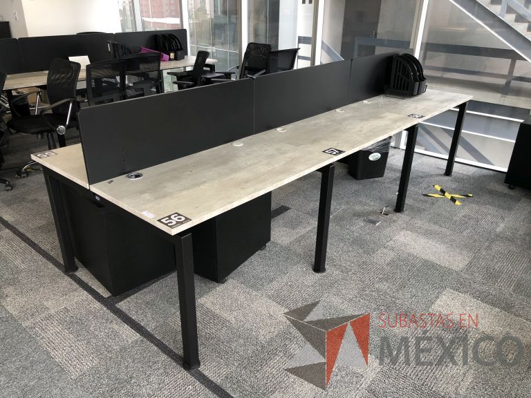 Lote 020 - Estación de trabajo para 6 personas con divisiones y orificios para cable - Imagen 9