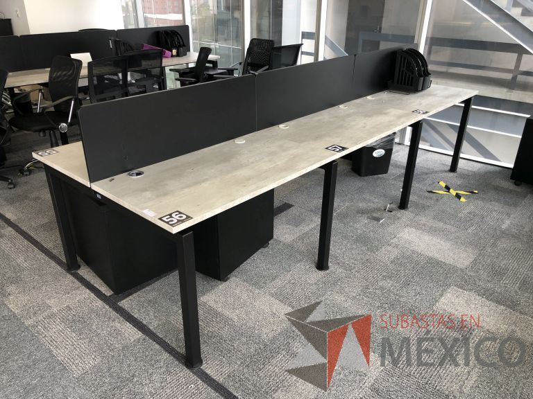 Lote 020 - Estación de trabajo para 6 personas con divisiones y orificios para cable - Imagen 14