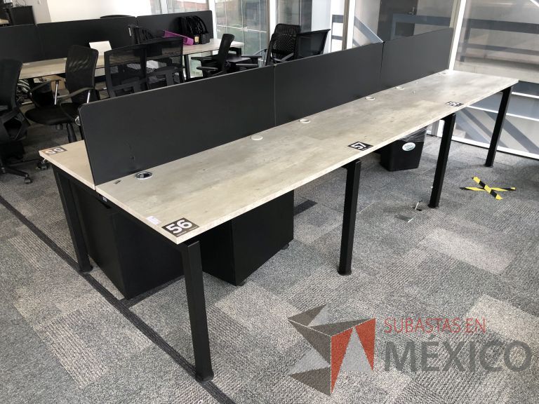 Lote 020 - Estación de trabajo para 6 personas con divisiones y orificios para cable - Imagen 5