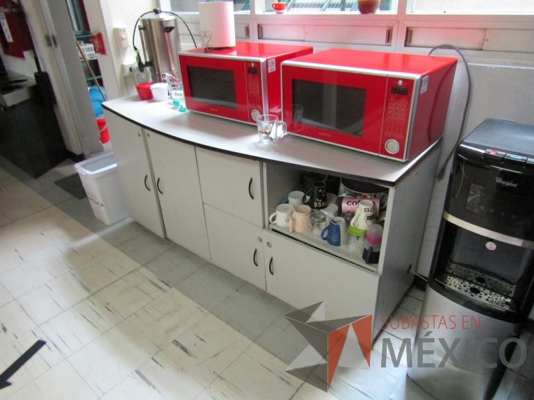 Lote 088 - Mueble con 5 puertas y 1 espacio - Imagen 10