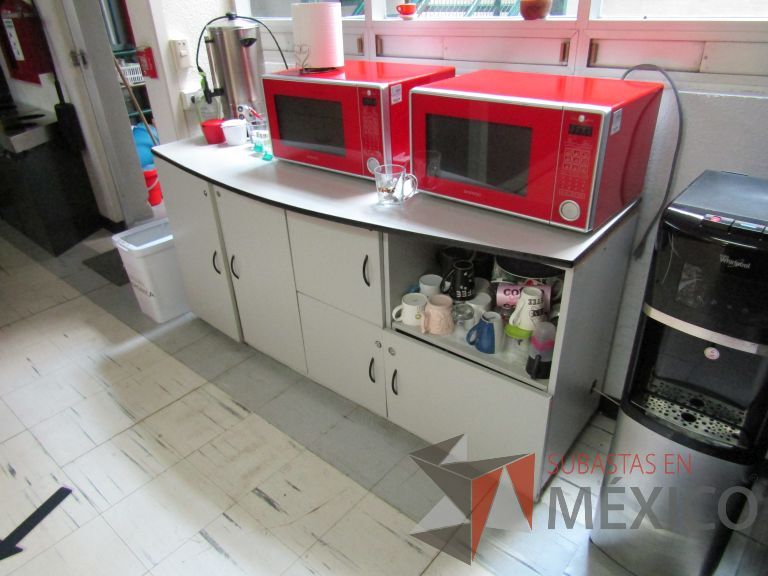 Lote 088 - Mueble con 5 puertas y 1 espacio - Imagen 6